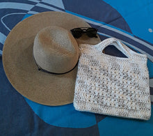 Load image into Gallery viewer, Neutral Crochet Tote Bag