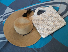 Load image into Gallery viewer, Neutral Crochet Tote Bag