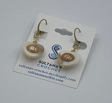 Load image into Gallery viewer, Fresh Water Pearl & Mother of Pearl Jewelry Gift Set