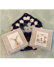 Load image into Gallery viewer, Fresh Water Pearl & Mother of Pearl Jewelry Gift Set
