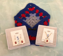 Load image into Gallery viewer, Coral Bead & Mother of Pearl Jewelry Gift Set