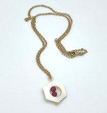 Load image into Gallery viewer, Coral Bead & Mother of Pearl Jewelry Gift Set