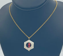 Load image into Gallery viewer, Coral Bead & Mother of Pearl Jewelry Gift Set