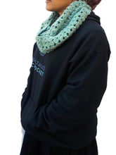Load image into Gallery viewer, Sage Green Bulky Shell Cowl