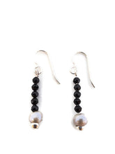 Load image into Gallery viewer, Black Spinel and Pearl Gemstone Bead Earrings