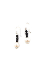 Load image into Gallery viewer, Pearl and Black Spinel Gemstone Bead Earrings