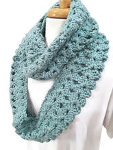 Load image into Gallery viewer, Sage Green Bulky Shell Cowl