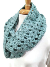 Load image into Gallery viewer, Sage Green Bulky Shell Cowl