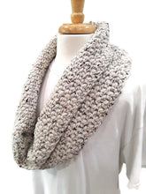 Load image into Gallery viewer, Oatmeal Bulky Cowl