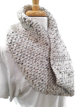 Load image into Gallery viewer, Oatmeal Bulky Cowl