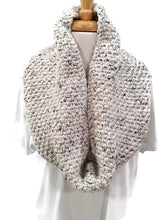 Load image into Gallery viewer, Oatmeal Bulky Cowl
