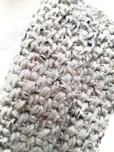 Load image into Gallery viewer, Oatmeal Bulky Cowl