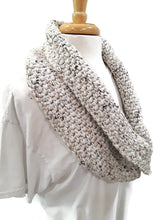 Load image into Gallery viewer, Oatmeal Bulky Cowl