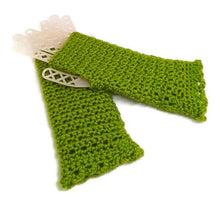 Load image into Gallery viewer, Scalloped Fingerless Gloves - Kiwi