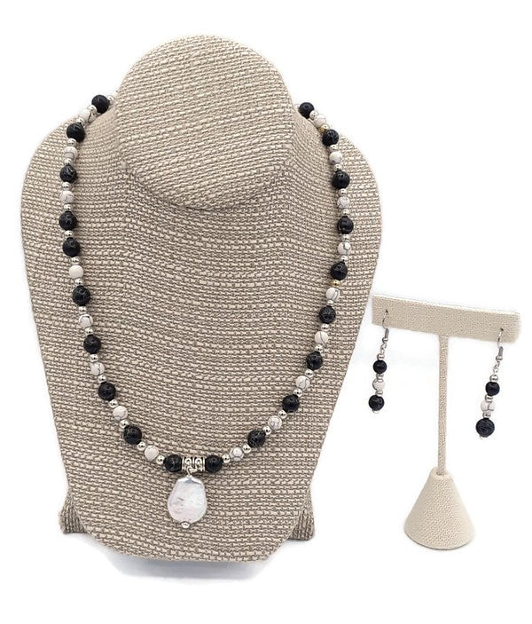 Black & White Ceramic Bead Stretch Necklace with Pearl Pendant and Earring Set